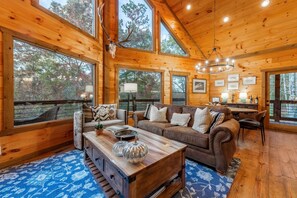 TV - Laurel Brook | Pet Friendly | Hot Tub | Fire Pit (Mineral Bluff)