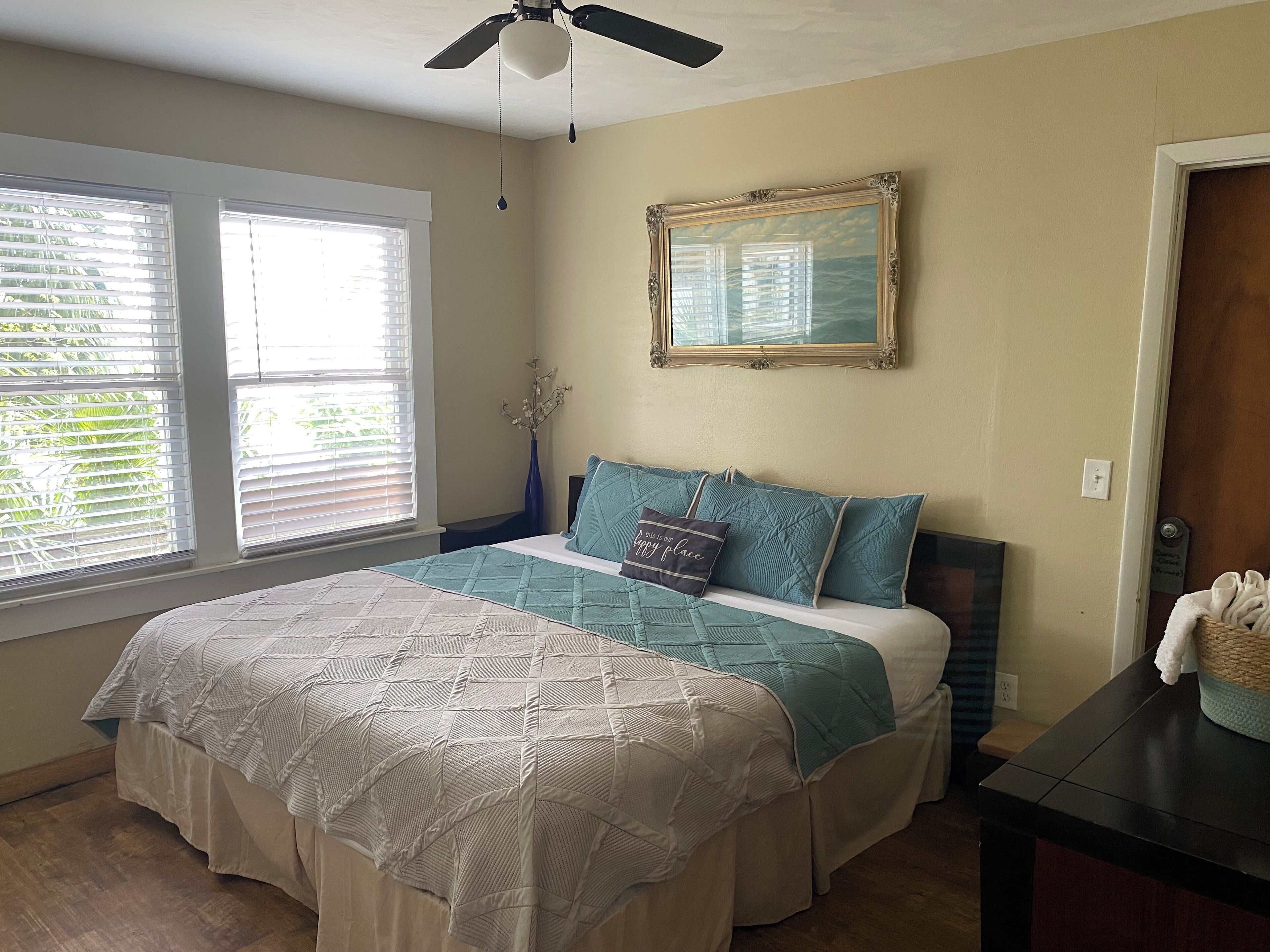Deluxe Bungalow, 1 Bedroom, Kitchen, Lake View | Premium bedding, pillowtop beds, individually decorated