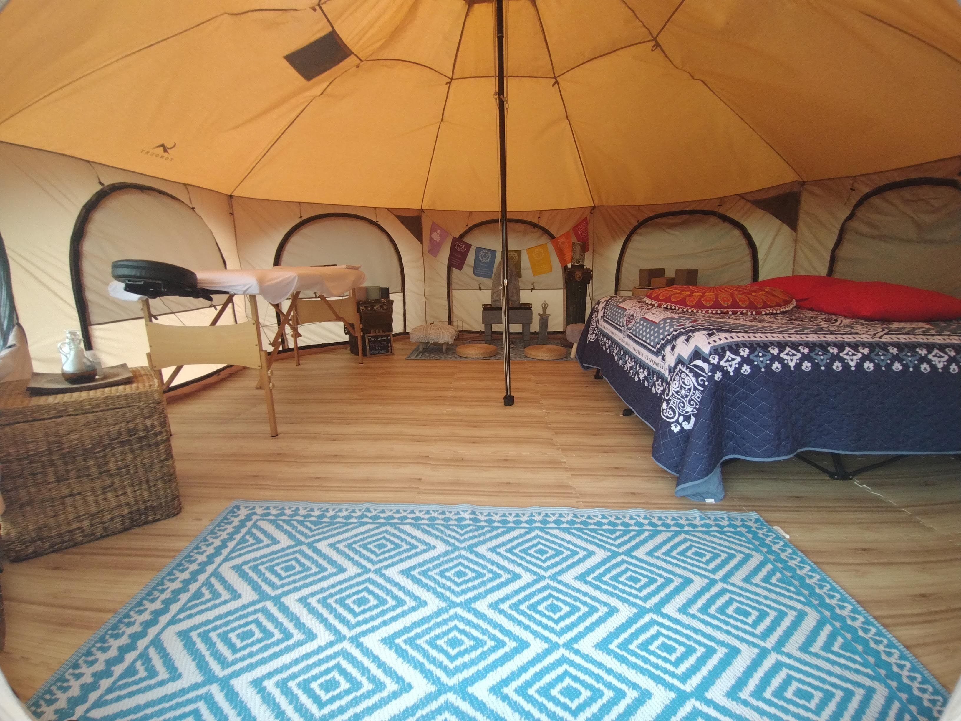 Panoramic Tent | Premium bedding, pillowtop beds, individually decorated