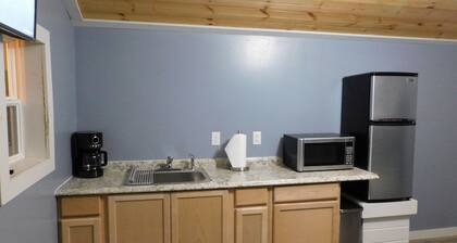Cozy house boat in delightful New Tazewell with AC, WiFi #2