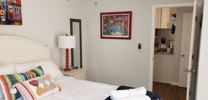 2 chambres, fer et planche à repasser, Wi-Fi, draps fournis