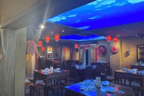 Restaurant - Xinyu Holiday Hotel (Huangshan Tunxi) (Huangshan City)