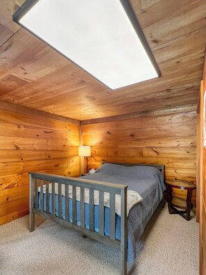 3 habitaciones, escritorio, wifi gratis y ropa de cama