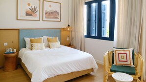 5 bedrooms, blackout drapes, iron/ironing board, WiFi (free) - Apple Hause Venuestay (Dong Hai)