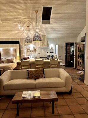 Books, stereo - Ojai Serenity Retreat | Tranquil Valley Escape (Ojai)