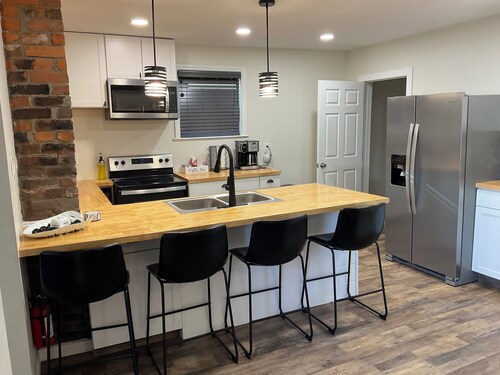 Charming 3-bedroom house with AC and WiFi in welcoming Covington.