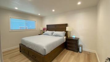 2 bedrooms, desk, iron/ironing board, travel crib