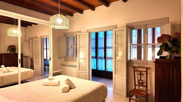 5 slaapkamers, een strijkplank/strijkijzer, gratis wifi, beddengoed