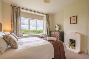 4 chambres, fer et planche à repasser, lit parapluie, Wi-Fi