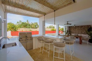 Villa - 4 soveværelser - privat pool - udsigt til have | Terrasse/gårdhave