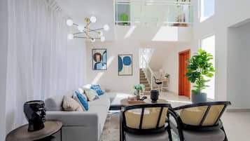 Villa, 4 Bedrooms, Private Pool, Garden View | Living area