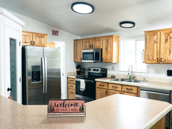 Fridge, microwave, oven, stovetop