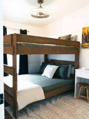 3 bedrooms, WiFi, bed sheets