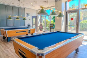 Games room - Beach Colony 903 (Myrtle Beach)