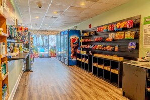Gift shop - Beach Colony 903 (Myrtle Beach)