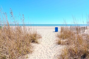 Beach nearby - Beach Colony 903 (Myrtle Beach)