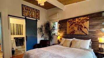 2 bedrooms, desk, free WiFi, bed sheets