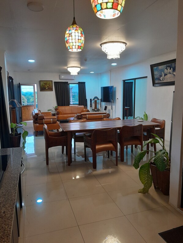 Executive Apartment | Private kitchen | Full-size fridge, oven, stovetop, cookware/dishes/utensils