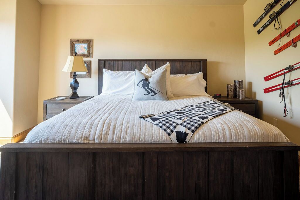 4th Bedroom on top level with King bed
