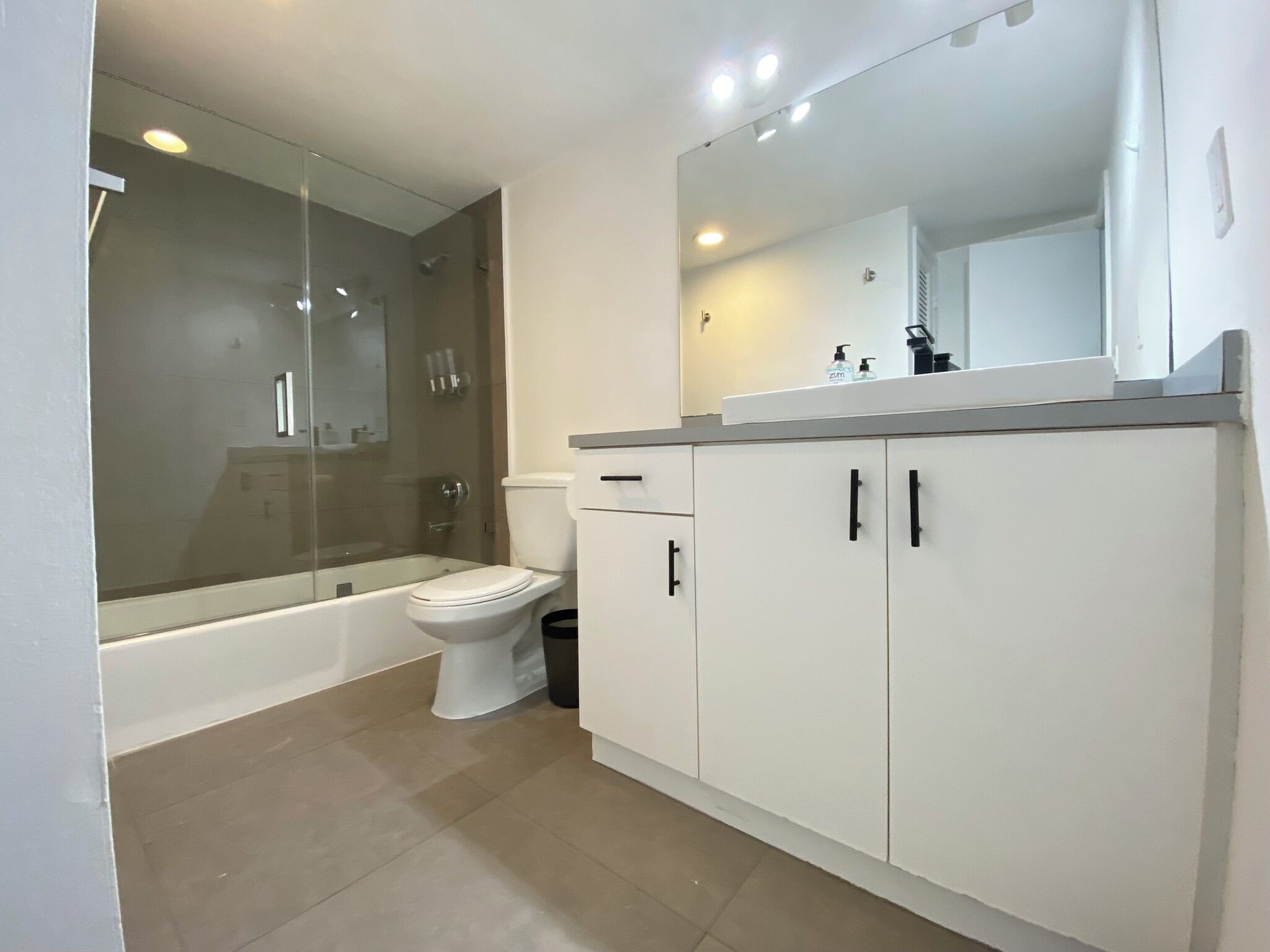 風筒、提供毛巾、洗頭水、廁紙