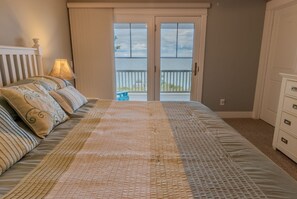 4 bedrooms, travel crib, free WiFi, bed sheets