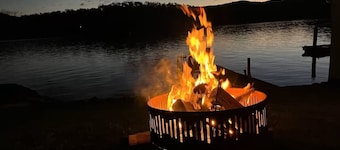 Peaceful Waterfront River Cottage with private Jetty only 90 minutes from Sydney
