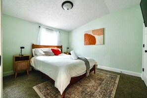 3 bedrooms, iron/ironing board, travel cot, free WiFi