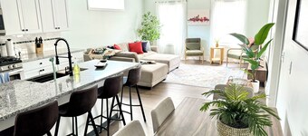 Heart of Convenience Downtown near Convention Center-Lucas Oil-Fully Remodeled 