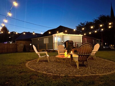 Heart of Convenience Downtown near Convention Center-Lucas Oil-Fully Remodeled 