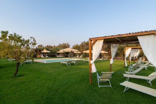 'Bellavita and Pool' Apartment with Shared Pool, Wi-Fi and Air Conditioning