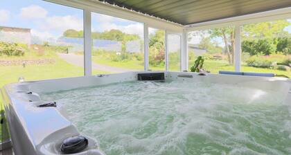 Chalet "Ty Koad" with Shared Terrace and Garden