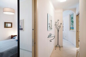 1 chambre, fer et planche à repasser, draps fournis