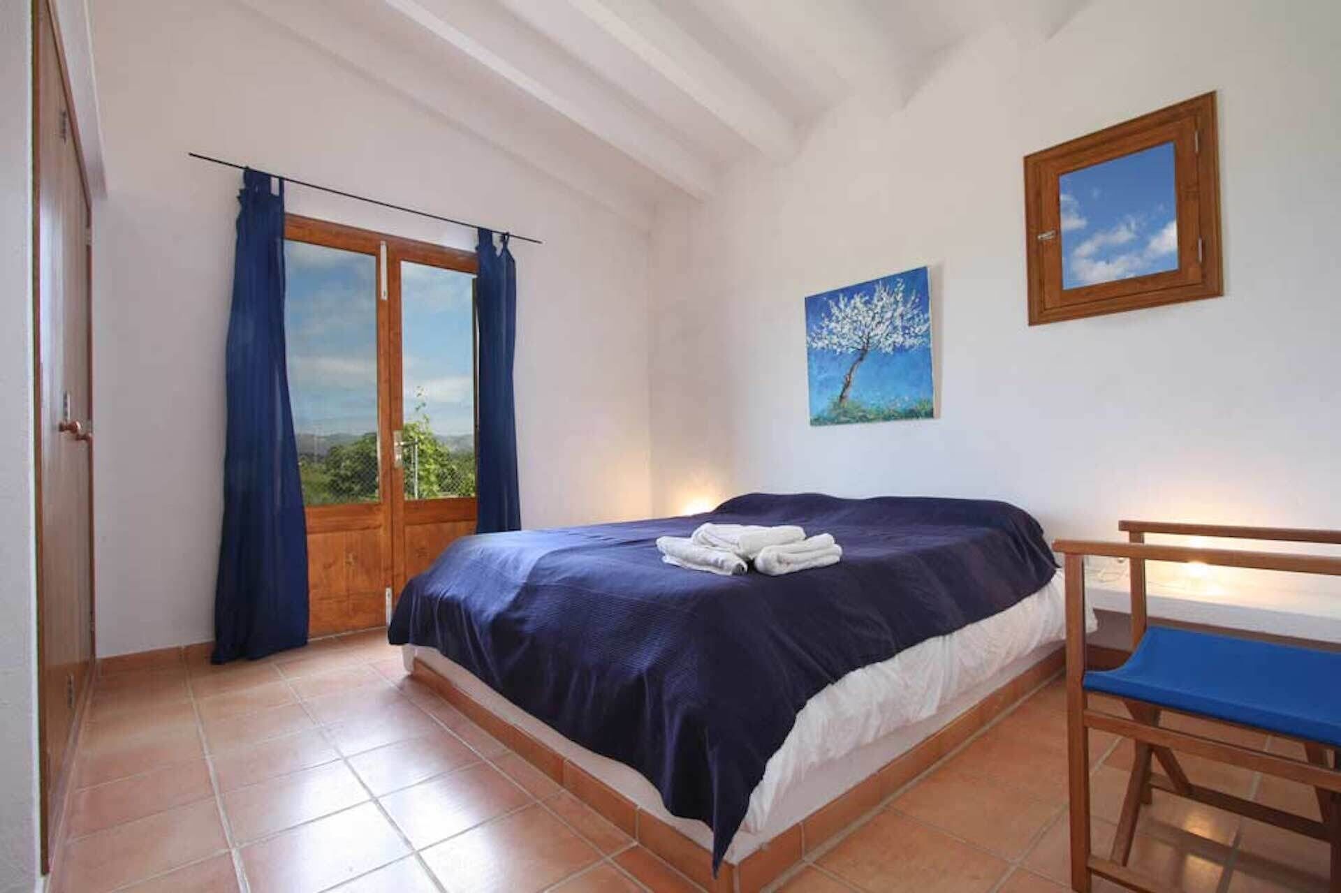 2 slaapkamers, een strijkplank/strijkijzer, gratis wifi, beddengoed