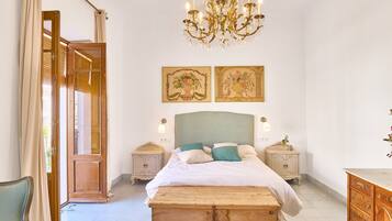 7 bedrooms, free WiFi, bed sheets