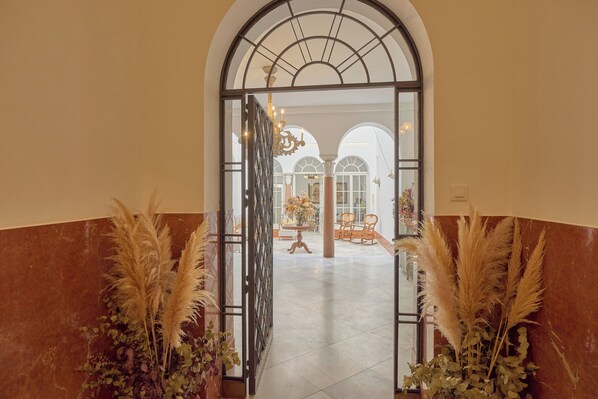 Interior - Country House 'Casa Palacio Vida' with Private Pool, Wi-Fi and Air Conditioning (Espejo)