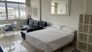 1 chambre, fer et planche Ă repasser, Wi-Fi gratuit, draps fournis