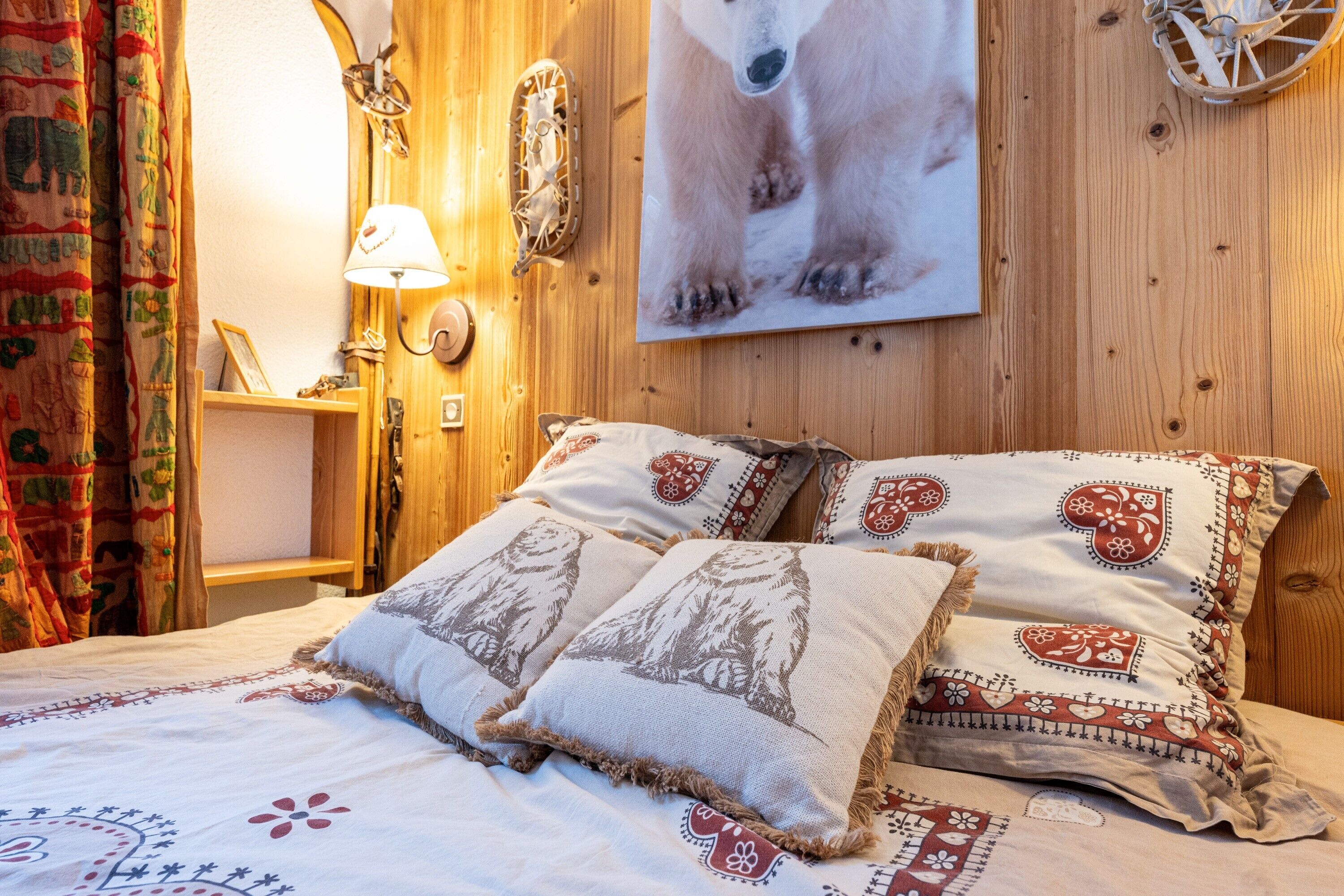 2 slaapkamers, een strijkplank/strijkijzer, gratis wifi, beddengoed