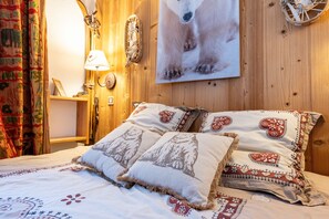 2 bedrooms, iron/ironing board, free WiFi, bed sheets - Apartment 'Le Châtelard' with Mountain View, Private Terrace and Wi-Fi (Val-d'Isère)