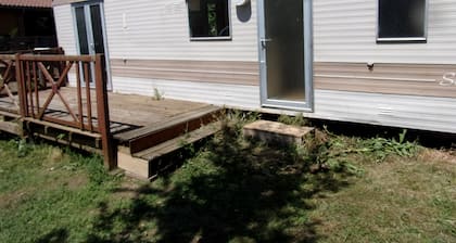 Mobil'Home du Sancillon avec vue sur les montagnes, terrasse privée et jardin partagé