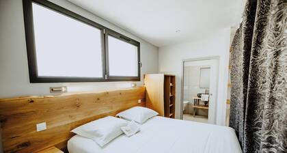 Holiday Home 'Gite Villa T1' with Shared Pool, Wi-Fi and Air Conditioning