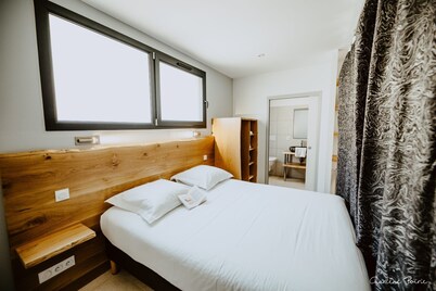 Holiday Home 'Gite Villa T1' with Shared Pool, Wi-Fi and Air Conditioning