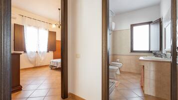 3 bedrooms, bed sheets