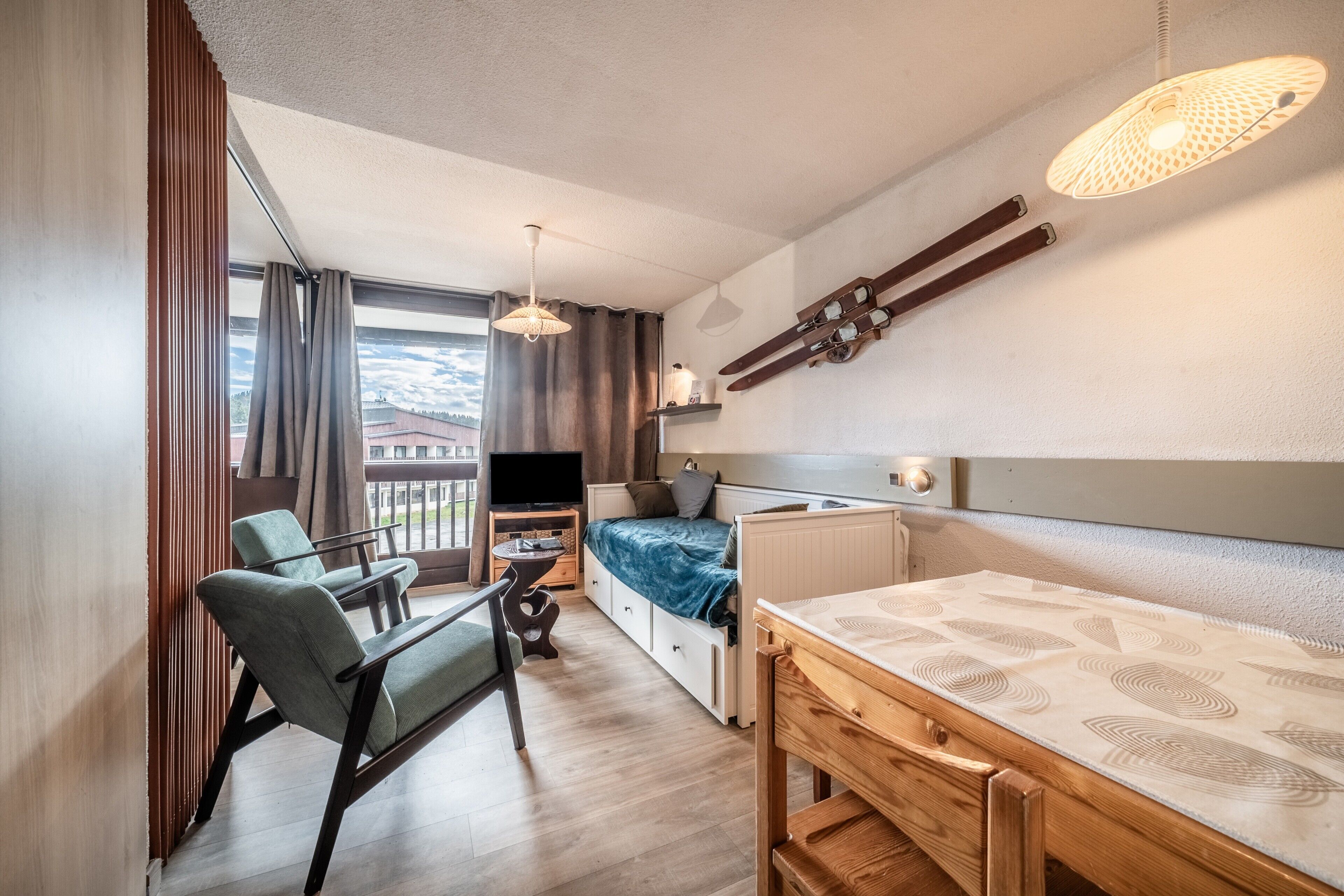 電視、乒乓球設施