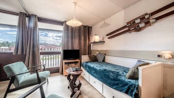 1 quarto, ferros/tábuas de passar roupa