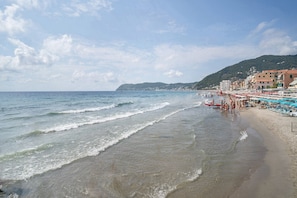 Beach - Apartment 'Loft Nel Centro Di Alassio' with Wi-Fi and Air Conditioning (Alassio)