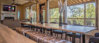 Luxe 12 BR Cabin, Indoor Pool, Theater, Sleeps 36