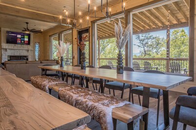 Luxe 12 BR Cabin, Indoor Pool, Theater, Sleeps 36