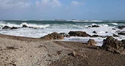 Shell Hill 3-Bed Apt, Sleeps 6, 15 mins to Beach