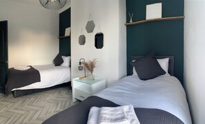 4 Schlafzimmer, Bügeleisen/Bügelbrett, WLAN, Bettwäsche