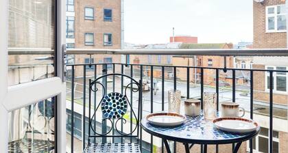 Stunning 1 bedroom Apt With Balcony-Leicester City